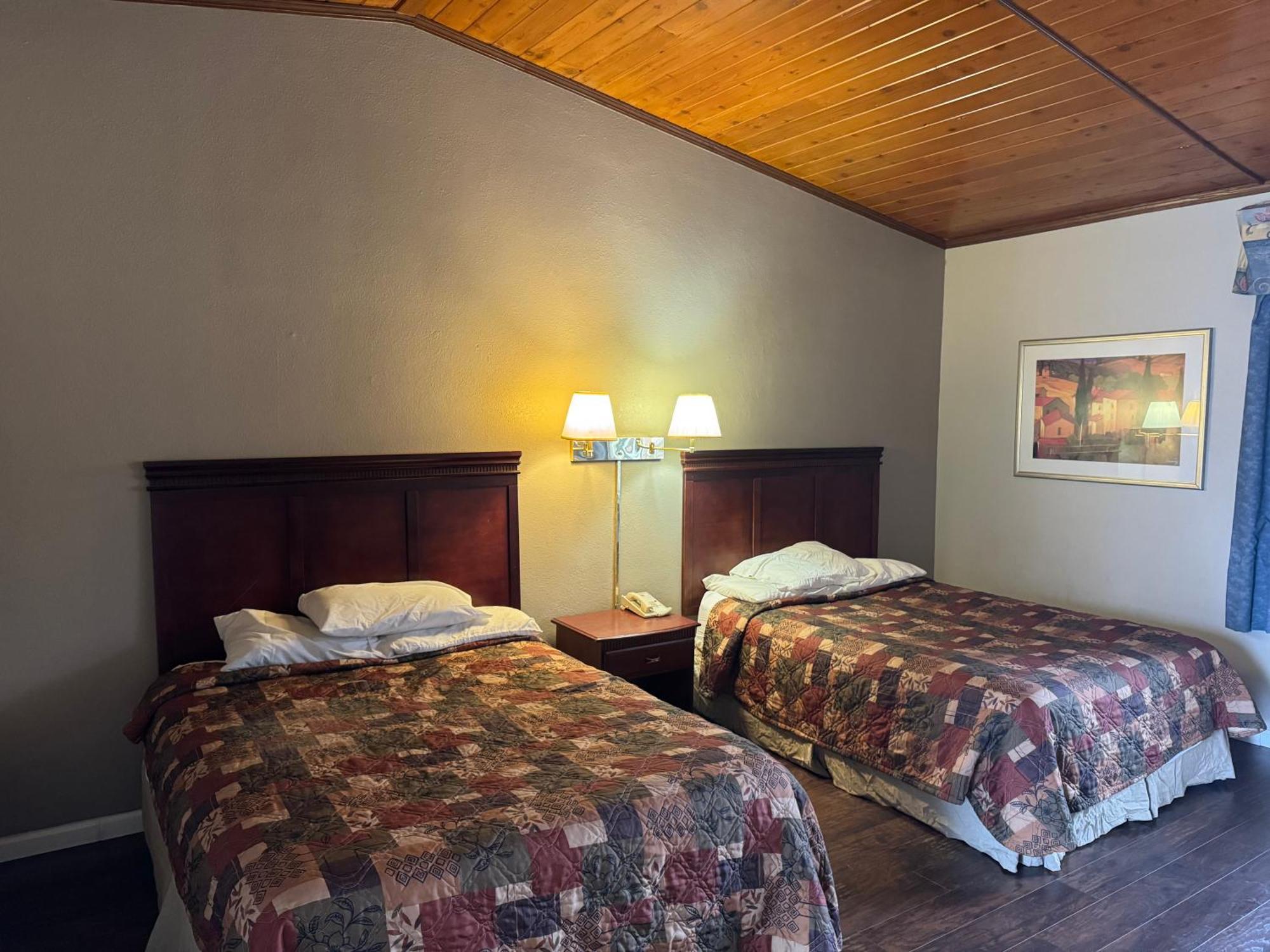 Town & Country Motel Clinton Eksteriør bilde