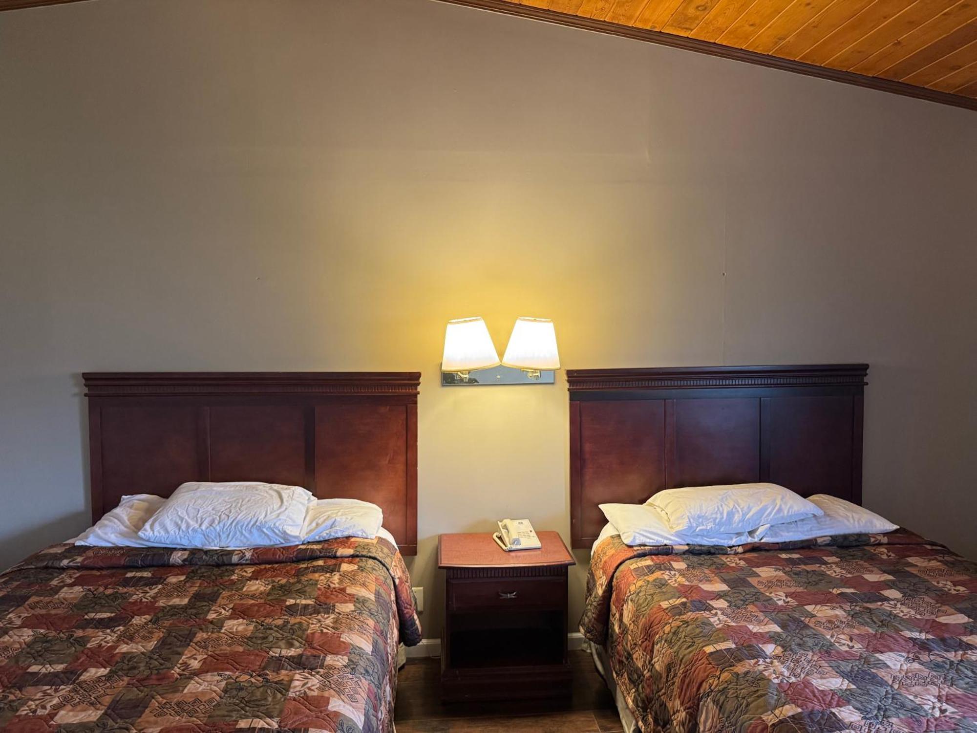 Town & Country Motel Clinton Eksteriør bilde